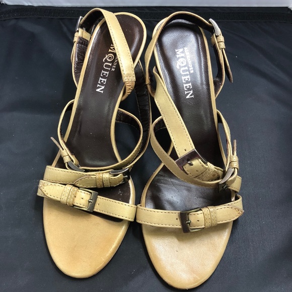 Alexander McQueen Shoes - Alexander McQueen sling back heel